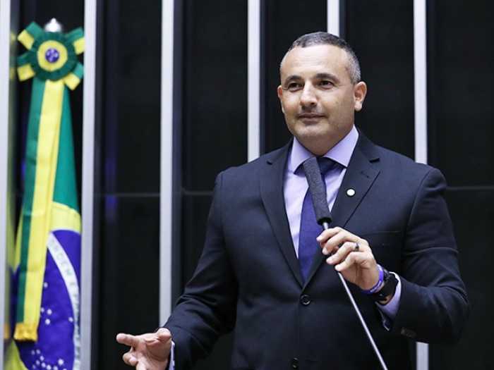 deputados-avancam-em-pl-que-multa-porte-e-uso-de-entorpecentes Plenário da Câmara dos Deputados