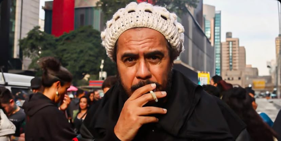 Presença de Marcelo D2 na edição de 2025 da Marcha da Maconha de São Paulo causa polêmica no ativismo carioca