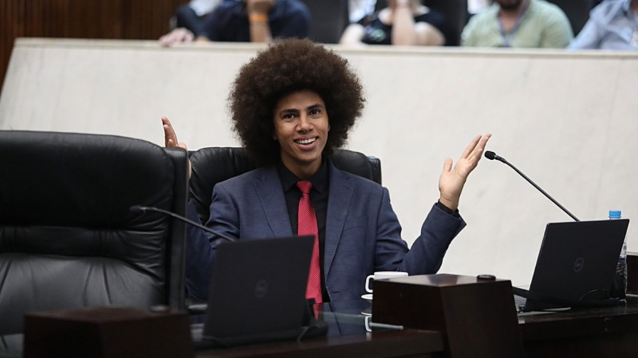 Perseguição: deputado Renato Freitas enfrenta novo pedido de cassação após se declarar maconheiro