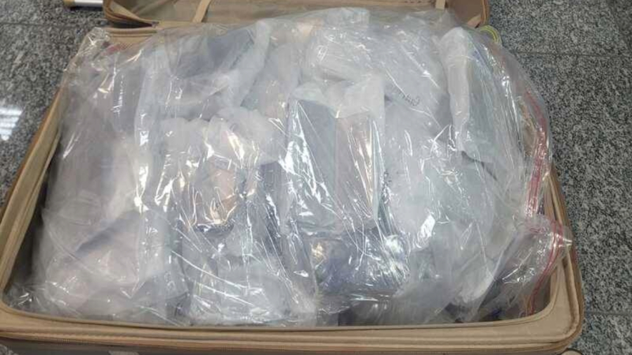 Passageiro americano é flagrado com 22 kg de haxixe em voo internacional no Rio